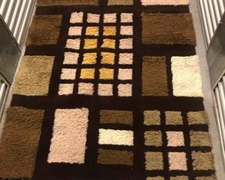 Shag Rug https://ctbids.com/#!/description/share/337642