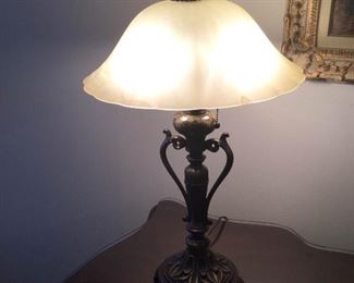 Desk Lamp https://ctbids.com/#!/description/share/338119