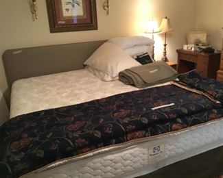 King Bed With Sealy Posturpedic Mattress