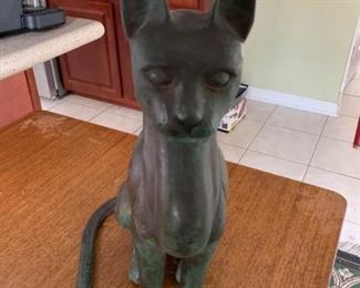 Metal Sitting Cat
https://ctbids.com/#!/description/share/337890