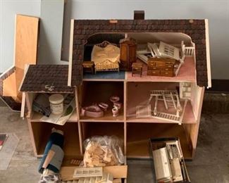 Large Wooden Doll House ++ https://ctbids.com/#!/description/share/337900