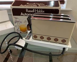 Russell Hobbs Vintage Toaster https://ctbids.com/#!/description/share/337928