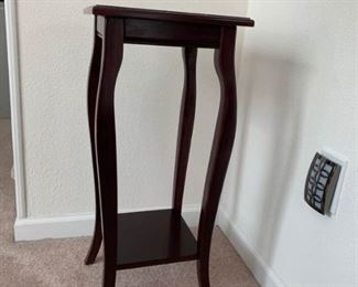 Wood Corner Table Stand https://ctbids.com/#!/description/share/337944