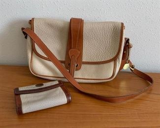 Dooney & Bourke Tan Handbag https://ctbids.com/#!/description/share/337987