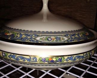 Covered bowl of the Lenox "Autumn"