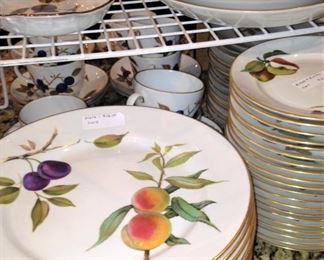 English Royal Worcester "Evesham" dishware