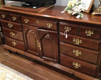 Triple dresser (door as is)