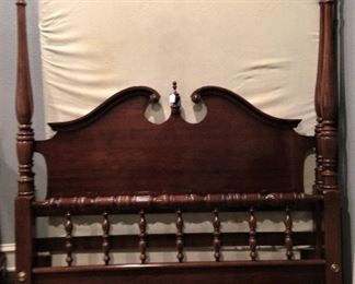 King poster headboard & footboard