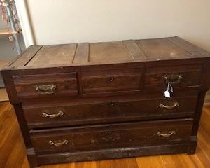 trunk dresser