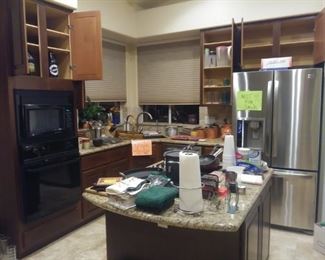 Full kitchen!