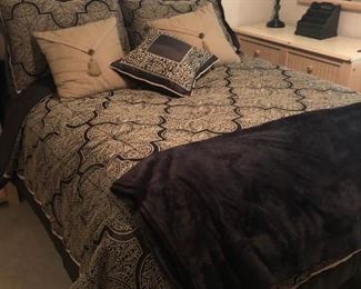 Beautiful bed with headboard and all the bedding included