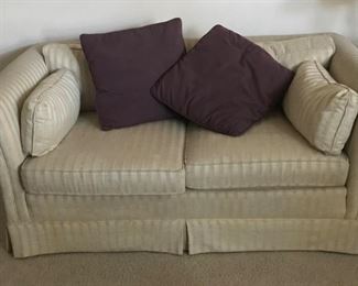 Matching love seat to sofa in previous picture