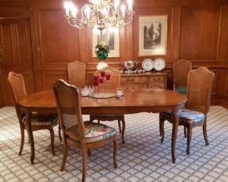 Thomasville dining table with four side chairs and two armchairs
