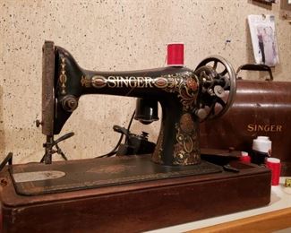 Antique Singer sewing machine in wooden case model number G5977103