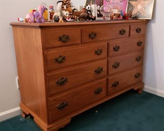 Maple dresser, there are two matching nightstands