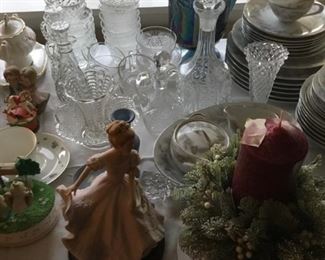 Variety of home decor & collectibles