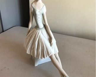 Iladro Ballerina Figurine