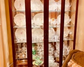 Fantastic Display Cabinet