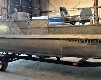 Just in time for Summer This Nice TRI Tune Party Boat with 85hp Evinrude motor