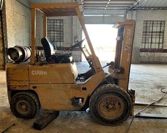 Clark Propane Forklift.   NOTICE:  AS OF 6/15 FORK LIFT IS NOT ON SITE!