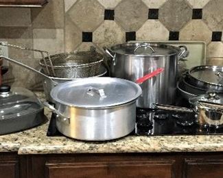 NICE VARIETY OF POTS AND PANS