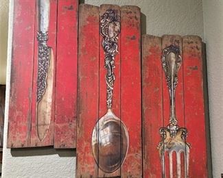 BARN WOOD WALL HANGINGS, SPOON, FORK AND KNIFE.