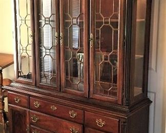 AMERICAN DREW LIGHTED CHINA CABINET