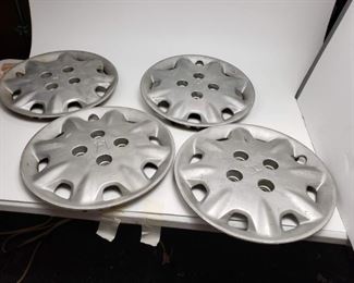 (4) Honda Plastic 4 Lug Plastic Wheel Covers