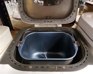 Oster Digital Bread maker #5836 560 watts 120v  