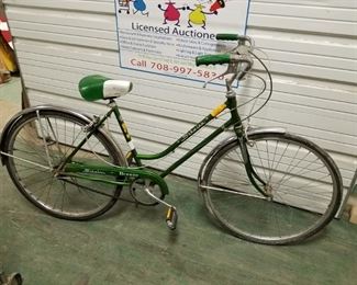 Vintage Ladies 1970's Green Schwinn Breeze 26"  Bicycle