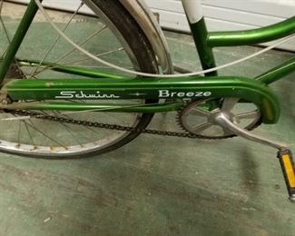 Vintage Ladies 1970's Green Schwinn Breeze 26"  Bicycle