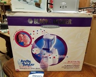 Black & Decker Arctic Twister Ice Cream Maker in Box