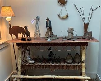 Primitive Entry Way Table