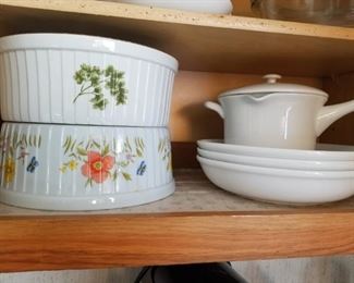 Casseroles and other kitchen items