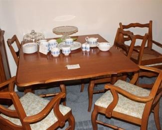 maple dining table, double drop-leaf, plus two leaves; six chairs