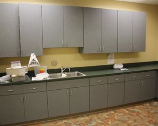 Quality Cabinetry and Counters!!!