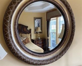 Pretty round mirror