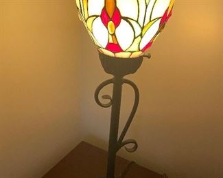 Stained glass desk lamp