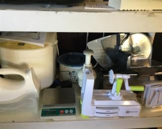Deluxe Slicing machine, hand blender, scale, food prep system