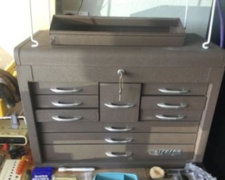 Engineers locking tool chest