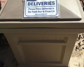Deliveries box for your porch