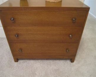 PAIR OF CHEST OF DRAWERS