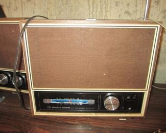 VINTAGE RADIO