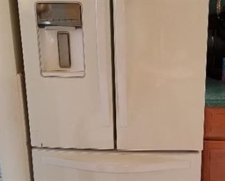2015 Whirlpool French Door Refrigerator with Bottom freezer and exterior dispenser
