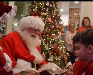 9’ Lighted Christmas Tree