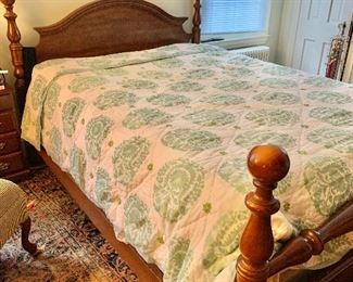 Queen small 4-poster vintage bed $300, quilt $40