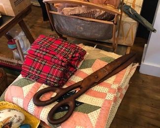 NOT ONLINE!!! LIVE BIDDING ONLY!!