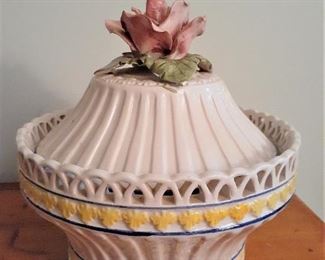 porcelain decorative box with lid