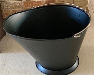 Metal Fireplace Bucket		
