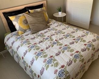 Queen Bed Complete Mattress/Boxspring/Frame/Headboard	27x60x82in	HxWxD
